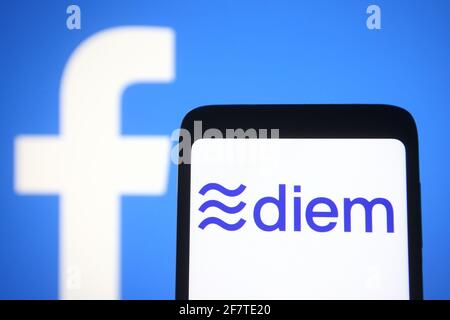 Ukraine. April 2021. In dieser Abbildung ist das Diem, früher als Waage bekannt, Logo auf einem Smartphone-Bildschirm mit einem Facebook-Logo im Hintergrund zu sehen. (Foto von Pavlo Gonchar/SOPA Images/Sipa USA) Quelle: SIPA USA/Alamy Live News Stockfoto