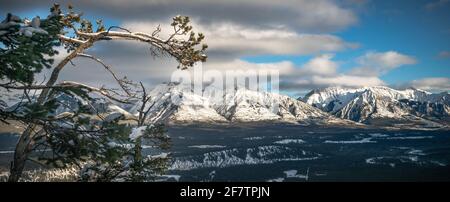 Atemberaubende Landschaft in Banff felsige Berge im Winter Stockfoto