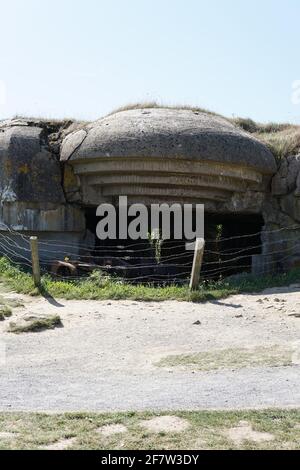 POINTE DU HOC, FRANKREICH - 23. Aug 2019: Bunker im 2. Weltkrieg in der Normandie, Frankreich. Stockfoto