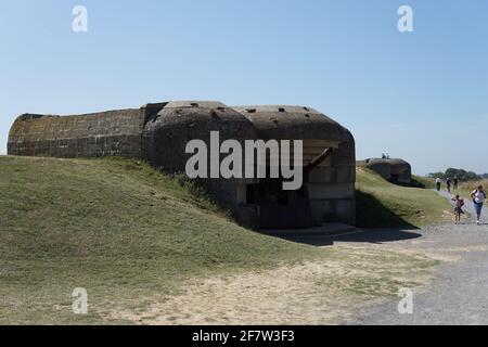 POINTE DU HOC, FRANKREICH - 23. Aug 2019: Bunker im 2. Weltkrieg in der Normandie, Frankreich. Stockfoto