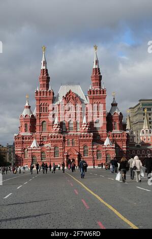 Das Staatliche Historische Museum befindet sich am Roten Platz. Das Museum wurde 1872 gegründet. Moskau, Russland. Stockfoto