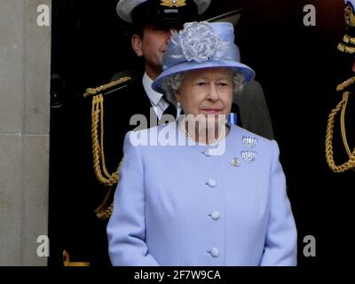 Die Königin übergab dem Herzog von Edinburgh formell den Titel und das Amt des Lord High Admiral der Marine in Whitehall, um seinen 90. Jahrestag zu begehen. London, Großbritannien Stockfoto