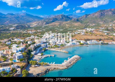 Blick auf das traditionelle griechische Dorf Milatos, Kreta, Griechenland. Stockfoto
