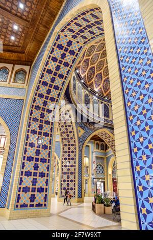 Ibn Battuta Mall, Dubai, Vereinigte Arabische Emirate, 29. März 2021, Das Innere der Ibn Battuta Mall ist eines der schönsten Einkaufszentren in Dubai, Stockfoto