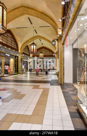 Ibn Battuta Mall, Dubai, Vereinigte Arabische Emirate, 29. März 2021, Das Innere der Ibn Battuta Mall ist eines der schönsten Einkaufszentren in Dubai, Stockfoto