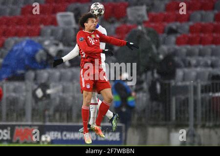 Leroy SANE (FC Bayern München), Action, Duelle. FC Bayern München-Paris Saint Germain (PSG) 2-3, Fußball Champions League Viertelfinale am 7. April 2021 verbieten die ALLIANZAREN A. die DFL-VORSCHRIFTEN DIE VERWENDUNG VON FOTOS ALS BILDSEQUENZEN UND/ODER QUASI-VIDEOS. Foto: Jens Niering / Pool via SVEN SIMON Fotoagentur GmbH & Co. Pressefoto KG # Prinzessin-Luise-Str. 41 # 45479 M uelheim / R uhr # Tel 0208/9413250 # Fax. 0208/9413260 # GLS Bank # BLZ 430 609 67 # Konto 4030 025 100 # IBAN DE75 4306 0967 4030 0251 00 # BIC GENODEM1GLS # www.svensimon.net. Weltweite Nutzung Stockfoto