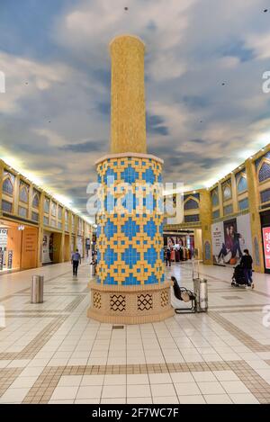 Ibn Battuta Mall, Dubai, Vereinigte Arabische Emirate, 29. März 2021, Das Innere der Ibn Battuta Mall ist eines der schönsten Einkaufszentren in Dubai, Stockfoto