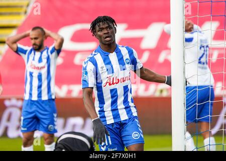 Odense, Dänemark. April 2021. Emmanuel Sabbi (11) von ob beim 3F Superliga-Spiel zwischen Odense Boldklub und Vejle Boldklub im Nature Energy Park in Odense. (Foto: Gonzales Photo/Alamy Live News Stockfoto