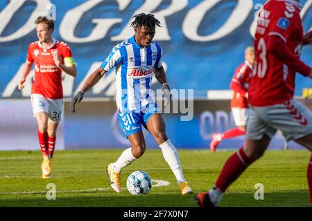 Odense, Dänemark. April 2021. Emmanuel Sabbi (11) von ob beim 3F Superliga-Spiel zwischen Odense Boldklub und Vejle Boldklub im Nature Energy Park in Odense. (Foto: Gonzales Photo/Alamy Live News Stockfoto