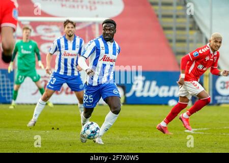 Odense, Dänemark. April 2021. Moses Opondo (25) von ob beim 3F Superliga-Spiel zwischen Odense Boldklub und Vejle Boldklub im Nature Energy Park in Odense. (Foto: Gonzales Photo/Alamy Live News Stockfoto