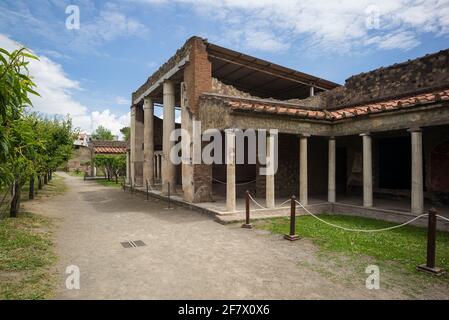 Torre Annunziata. Italien. Archäologische Stätte von Oplontis (Villa di Poppea / Villa Poppea). Außenansicht mit Blick auf den Haupteingang. Stockfoto