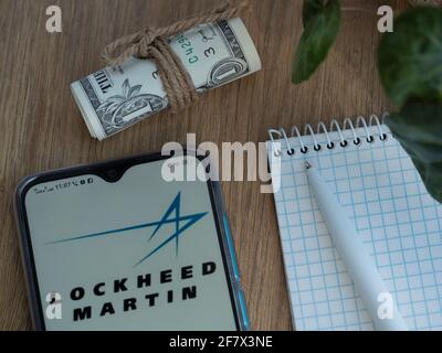 Ukraine. April 2021. Auf diesem Foto Illustration Lockheed Martin Corporation Logo auf einem Smartphone zu sehen. (Foto von Valera Golovniov/SOPA Images/Sipa USA) Quelle: SIPA USA/Alamy Live News Stockfoto