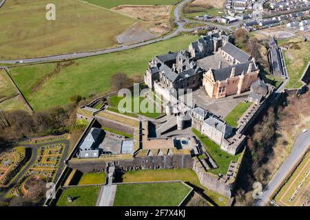 Luftaufnahme von der Drohne von Stirling Castle (während der Covid-19-Sperre geschlossen) in Stirling, Schottland, Großbritannien Stockfoto