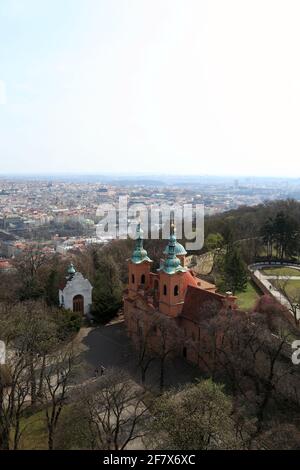 St.-Lorenz-Kathedrale auf dem Petrin-Hügel, Prag Stockfoto