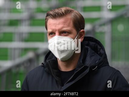 Bremen, Deutschland. April 2021. Fußball: Bundesliga, Werder Bremen - RB Leipzig, Matchday 28 im wohninvest Weserstadion. Florian Kohfeldt aus Bremen. WICHTIGER HINWEIS: Gemäß den Bestimmungen der DFL Deutsche Fußball Liga und des DFB Deutscher Fußball-Bund ist es untersagt, im Stadion und/oder vom Spiel aufgenommene Fotos in Form von Sequenzbildern und/oder videoähnlichen Fotoserien zu verwenden oder zu verwenden. Quelle: Carmen Jaspersen/dpa/Alamy Live News Stockfoto