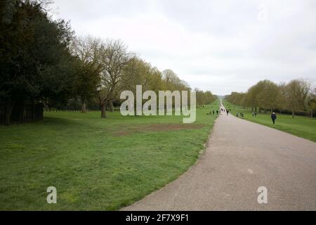 10. April 2021 - Windsor UK: Blick auf einen langen Spaziergang nach dem Tod von Prinz Philip Stockfoto