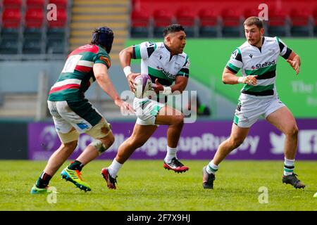 10. April 2021; Mattoli Woods Welford Road Stadium, Leicester, Midlands, England; European Rugby Challenge Cup, Leicester Tigers gegen Newcastle Falcons; Joel Matavesi von Newcastle Falcons am Ball Stockfoto