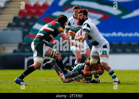 10. April 2021; Mattoli Woods Welford Road Stadium, Leicester, Midlands, England; European Rugby Challenge Cup, Leicester Tigers gegen Newcastle Falcons; Gary Graham von Newcastle Falcons auf die Anklage Stockfoto