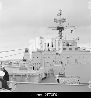 Beim zweiten Proof des Pool STAR (A 835), dem neuen Versorgungsschiff der Royal Navy, wird erneut geprüft, ob alles einwandfrei funktioniert und ob die vorgenommenen Änderungen nun auch allen Anforderungen entsprechen. Polnisches Brückengebäude mit einem Teil des vorderen Decks. Stockfoto