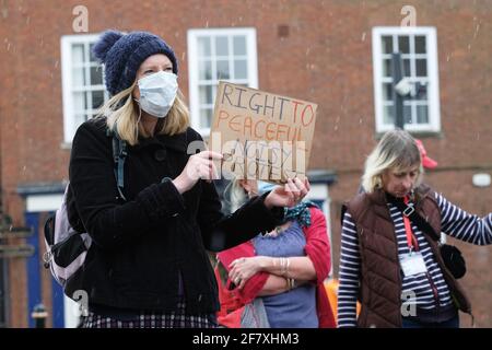 Worcester, Worcestershire, Großbritannien – Samstag, 10. April 2021 – Töten Sie die Protestierenden des Gesetzentwurfs im Stadtzentrum von Worcester gegen das neue Gesetz über Polizei, Kriminalität, Verurteilung und Gerichte ( PCSC ), das ihrer Meinung nach ihre Rechte auf legalen Protest beschränken wird. Foto Steven May / Alamy Live News Stockfoto