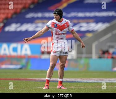 Jonny Lomax (6) von St. Helens gibt während des Spiels in St. Helens, Großbritannien, am 4/10/2021 Anweisungen. (Foto von Simon Whitehead/News Images/Sipa USA) Stockfoto