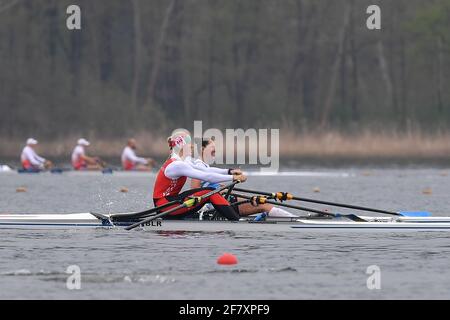 Varese, Italien. April 2021. Tatsiana Klimovich (BLR) Single Sculls der Frauen während der European Rowing Championships 2021, Canoying in Varese, Italien, April 10 2021 Quelle: Independent Photo Agency/Alamy Live News Stockfoto