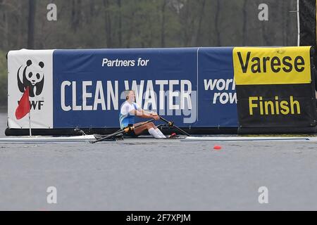 Varese, Italien. April 2021. Diana Dymchenko (UKR), Single Sculls der Frauen während der European Rowing Championships 2021, Canoying in Varese, Italien, April 10 2021 Quelle: Independent Photo Agency/Alamy Live News Stockfoto