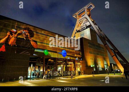 10.01.2020, Essen, Ruhrgebiet, Nordrhein-Westfalen, Deutschland - zehn nach zehn, 10 Jahre Kulturhauptstadt und Ruhr Museum. Alle Bilder sind noch nicht da. Stockfoto