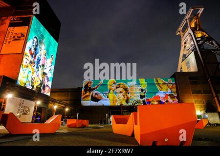 10.01.2020, Essen, Ruhrgebiet, Nordrhein-Westfalen, Deutschland - zehn nach zehn, 10 Jahre Kulturhauptstadt und Ruhr Museum. Alle Bilder sind noch nicht da. Stockfoto