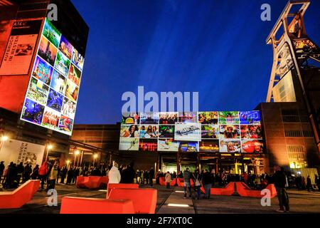 11.01.2020, Essen, Ruhrgebiet, Nordrhein-Westfalen, Deutschland - zehn nach zehn, 10 Jahre Kulturhauptstadt und Ruhr Museum. Alle Bilder sind noch nicht da. Stockfoto