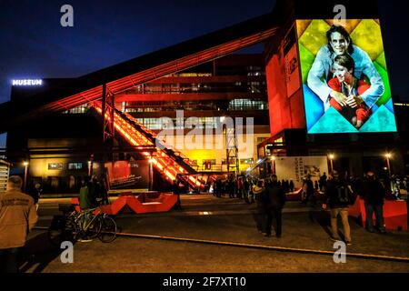 11.01.2020, Essen, Ruhrgebiet, Nordrhein-Westfalen, Deutschland - zehn nach zehn, 10 Jahre Kulturhauptstadt und Ruhr Museum. Alle Bilder sind noch nicht da. Stockfoto