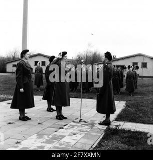 Schätzung der Offiziere des Frauenhilfesorps (VHK) im Julianakamp in Kijkduin. Stockfoto