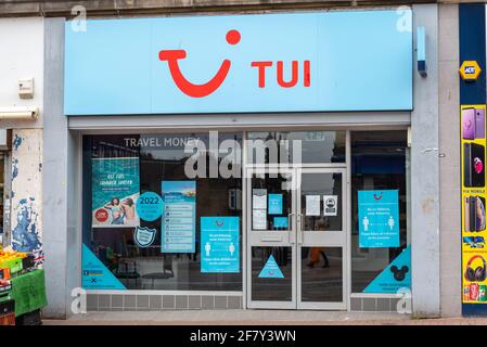 TUI-Geschäft für Reisebüros in High Street, Southend on Sea, Essex, Großbritannien, während COVID 19 geschlossen. TUI AG, Reisebüro der Tui Group Stockfoto