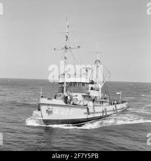 Beim zweiten Proof des Pool STAR (A 835), dem neuen Versorgungsschiff der Royal Navy, wird erneut geprüft, ob alles einwandfrei funktioniert und ob die vorgenommenen Änderungen nun auch allen Anforderungen entsprechen. Das Tauchschiff HR.Ms. Herkules (A 828) (ex-Walcheren) (EX-Atlas) (1951-1967) wird den Nordstern begrüßt. Stockfoto