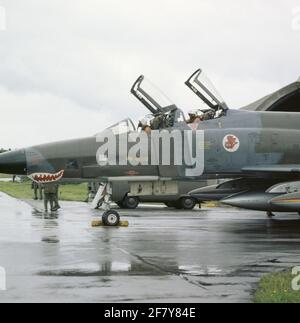 Eine Boeing (McDonnell Douglas) RF-4th Phantom II der 51. Luftwaffe auf dem Flugplatz Zweibrücken in Westdeutschland. Stockfoto