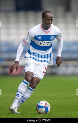 London, Großbritannien. April 2021. Albert Adomah von den Queens Park Rangers während des Spiels der EFL Sky Bet Championship zwischen den Queens Park Rangers und Sheffield Wednesday im Kiyan Prince Foundation Stadium, London, England, am 10. April 2021. Foto von Salvio Calabrese. Nur zur redaktionellen Verwendung, Lizenz für kommerzielle Nutzung erforderlich. Keine Verwendung bei Wetten, Spielen oder Veröffentlichungen einzelner Clubs/Vereine/Spieler. Kredit: UK Sports Pics Ltd/Alamy Live Nachrichten Stockfoto