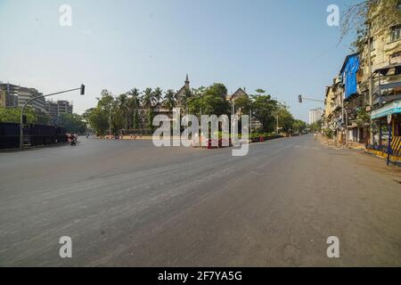 Geschlossene Geschäfte im Kalbadavi Market Mumbai während einer Sperre Mumbai - Indien 04 10 2021 Stockfoto