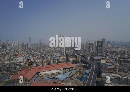 Blick vom Himmel auf Colaba Mumbai Stadt während der Sperre. Leere Straßen und Straßen, während Mumbai unter Covid 19 pandem Mumbai - India 04 10 2021 gesperrt war Stockfoto