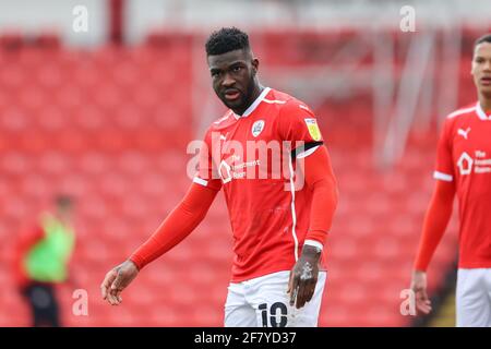 BARNSLEY, GROSSBRITANNIEN. 10. APRIL Daryl Dyke von Barnsley während des Sky Bet Championship Spiels zwischen Barnsley und Middlesbrough in Oakwell, Barnsley am Samstag, 10. April 2021. (Kredit: Pat Scaasi, Mi News) Kredit: MI Nachrichten & Sport /Alamy Live Nachrichten Stockfoto