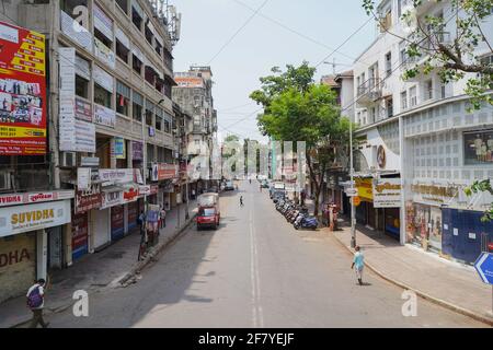 Geschlossene Geschäfte im Kalbadavi Market Mumbai während einer Sperre Mumbai - Indien 04 10 2021 Stockfoto