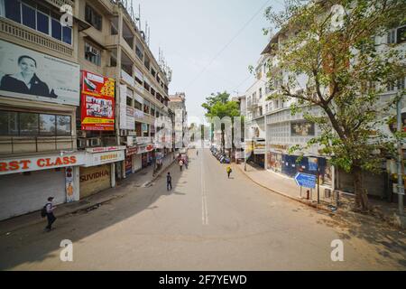 Geschlossene Geschäfte im Kalbadavi Market Mumbai während einer Sperre Mumbai - Indien 04 10 2021 Stockfoto