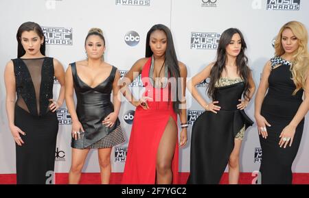 Fifth Harmony kommt zu den American Music Awards 2015, die im Microsoft Theater L.A. stattfinden Live in Los Angeles, Kalifornien, Sonntag, 22. November 2015. Foto von Jennifer Graylock-Graylock.com 917-519-7666 Stockfoto