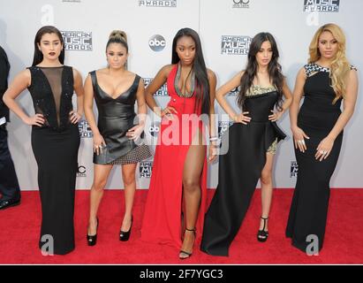 Fifth Harmony kommt zu den American Music Awards 2015, die im Microsoft Theater L.A. stattfinden Live in Los Angeles, Kalifornien, Sonntag, 22. November 2015. Foto von Jennifer Graylock-Graylock.com 917-519-7666 Stockfoto