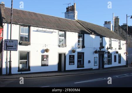 Schottland, Ayrshire, Prestwick, 09. April 2021 . Das Red Lion Inn, in dem der Open Golf Competition angeprangert wurde Stockfoto