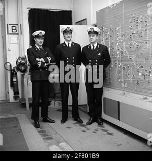 Gruppenfoto Torpedo Schule Boerenverdriet, Ausbildung Torpedo Offizier 1972-1973. Von links nach rechts LTZ T. Grauwen, H.W. Rutgers und D. van Dord. Stockfoto