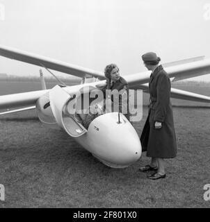 Korporal Luva Hetty Amade im Cockpit eines Segelflugzeugs. Stockfoto