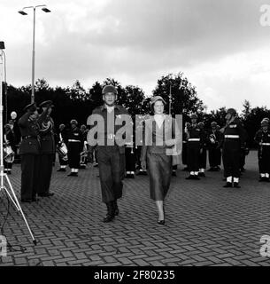 Prinzessin Irene besucht das Wardregiment Fuselers 'Prinzessin Irene' in der Frederik Hendrikkazerne in Vught. Stockfoto