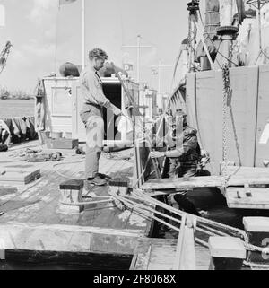 Duikers und Kikvorsmen Demonstrationen im Tauchzentrum der Royal Navy in Den Oever. Stockfoto