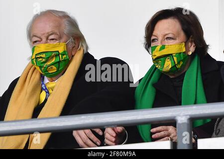 DERBY, ENGLAND. 10. APRIL: Michael Wynn-Jones und Delia Smith aus Norwich City während des Sky Bet Championship-Spiels zwischen Derby County und Norwich City im Pride Park, Derby am Samstag, 10. April 2021. (Kredit: Jon Hobley, Mi News) Kredit: MI Nachrichten & Sport /Alamy Live News Stockfoto