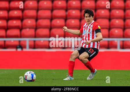 Sunderland, Großbritannien. April 2021. Luke O'Nien #13 von Sunderland während des Spiels in Sunderland, Großbritannien am 4/10/2021. (Foto von Iam Burn/News Images/Sipa USA) Quelle: SIPA USA/Alamy Live News Stockfoto